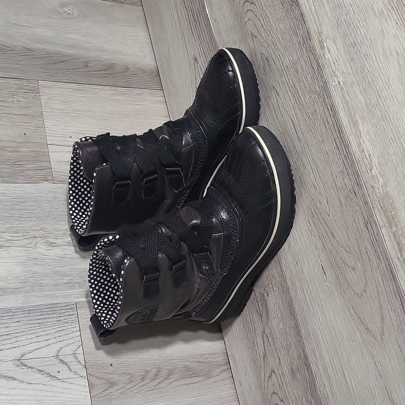 🛍Sorel Tivoli Women 6 Black Metallic Rain Duck Ankle Boot Waterproof‎ Polka Dot - Picture 1 of 13